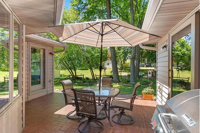 500 E EAGLE TERRACE, Green Bay, WI 54313