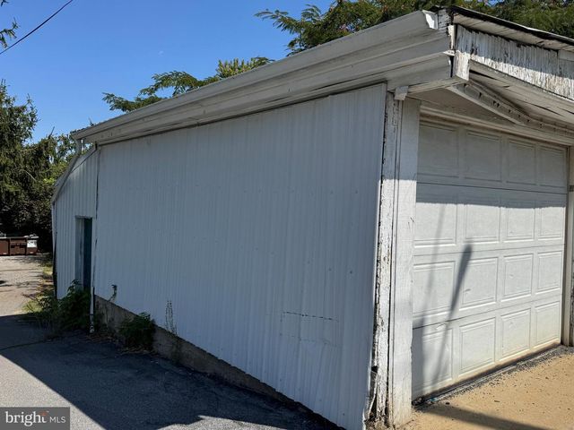 446 E QUEEN STREET, Chambersburg, PA 17201