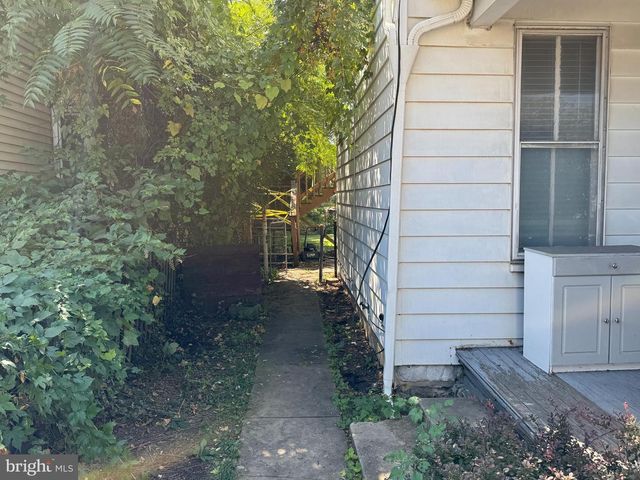 446 E QUEEN STREET, Chambersburg, PA 17201