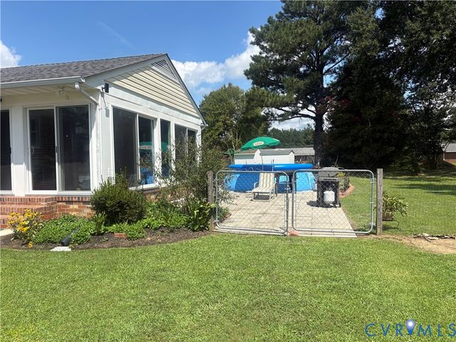 3807 Malpas Dr, Sandston, VA 23150
