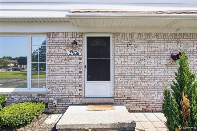 37638 Colonial Drive, Westland, MI 48185