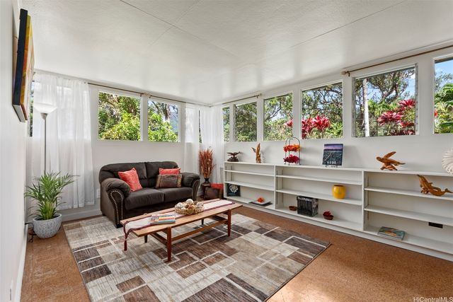 3629 Woodlawn Terrace Place, Honolulu, HI 96822