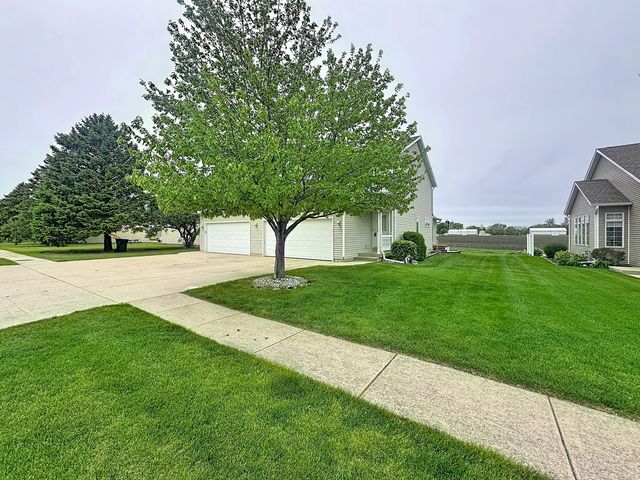721 Ash Drive, Geneseo, IL 61254
