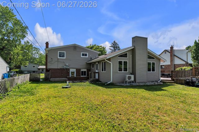 2752 Red Arrow Drive, Commerce Charter Township, MI 48382