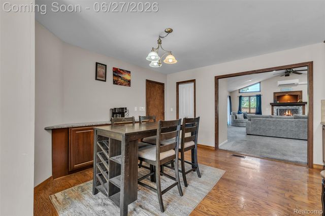2752 Red Arrow Drive, Commerce Charter Township, MI 48382
