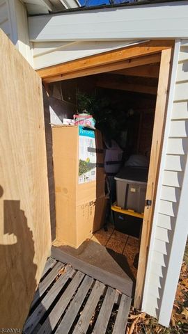 421 Lincoln Ave, Pompton Lakes Boro, NJ 07442