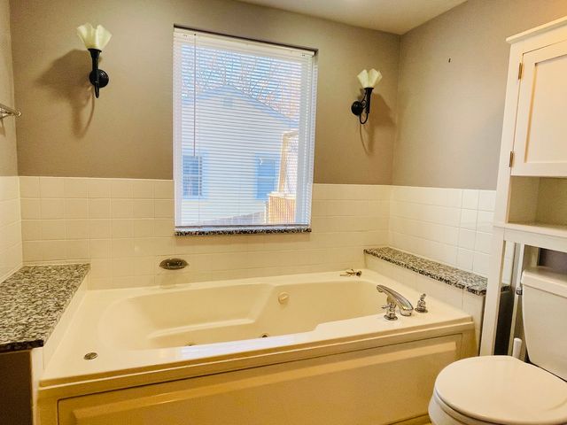 37020 N HELEN Drive, Lake Villa, IL 60046