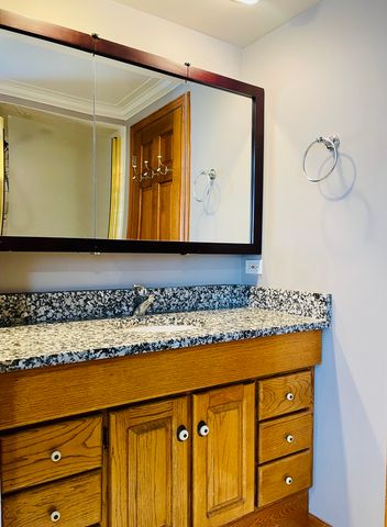 37020 N HELEN Drive, Lake Villa, IL 60046