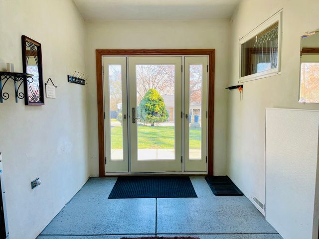 37020 N HELEN Drive, Lake Villa, IL 60046