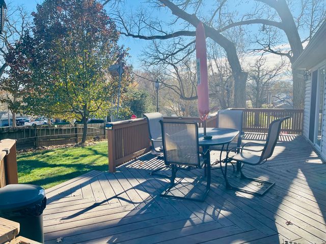 37020 N HELEN Drive, Lake Villa, IL 60046