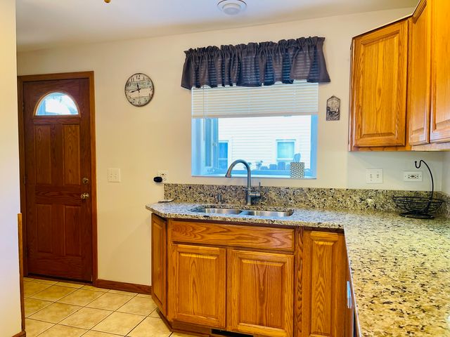 37020 N HELEN Drive, Lake Villa, IL 60046