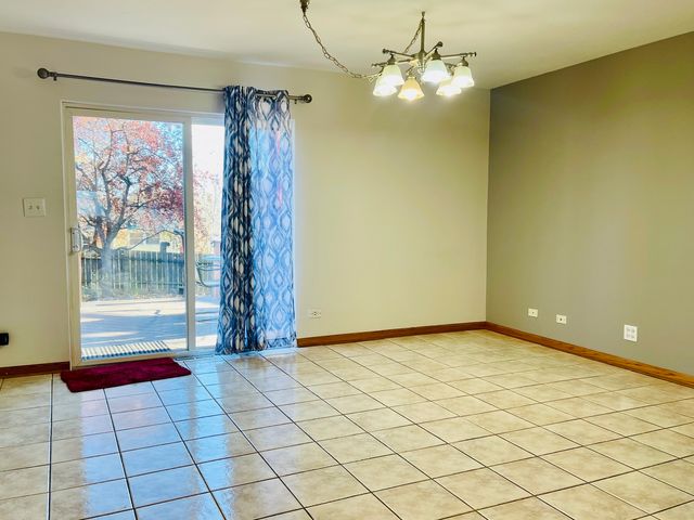 37020 N HELEN Drive, Lake Villa, IL 60046