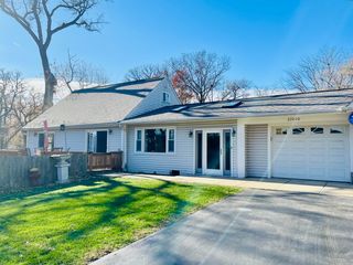 37020 N HELEN Drive, Lake Villa, IL 60046