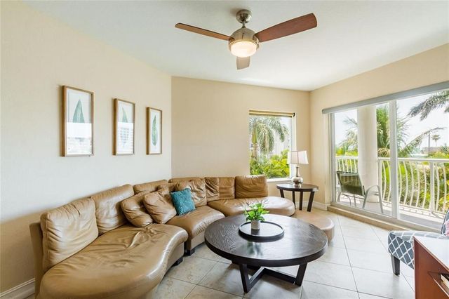11605 GULF BOULEVARD 307, St Petersburg, FL 33706