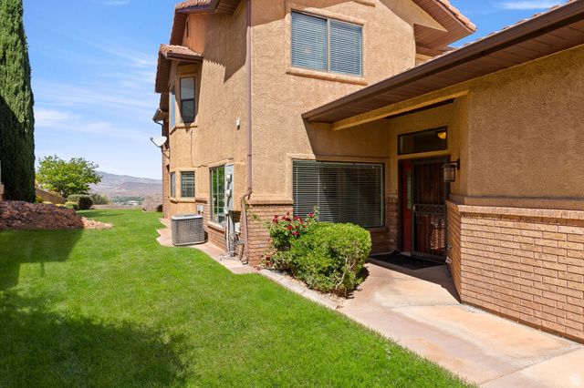 579 N RIDGECREST CIR, St. George, UT 84770