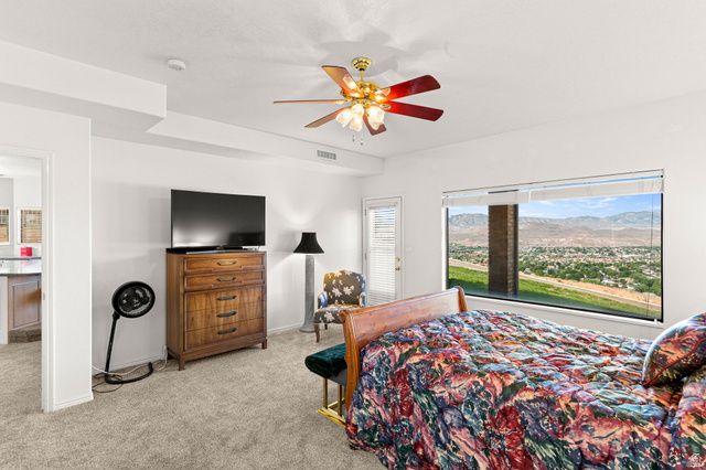 579 N RIDGECREST CIR, St. George, UT 84770