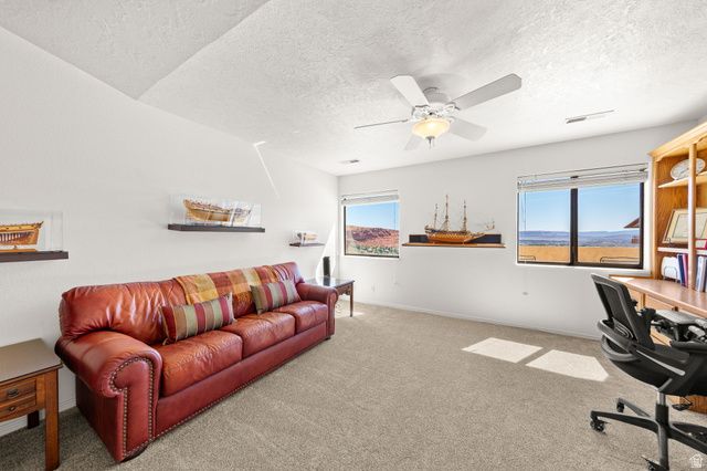 579 N RIDGECREST CIR, St. George, UT 84770