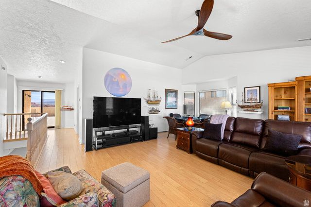 579 N RIDGECREST CIR, St. George, UT 84770