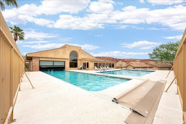 579 N RIDGECREST CIR, St. George, UT 84770
