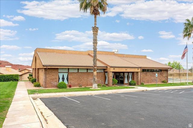 579 N RIDGECREST CIR, St. George, UT 84770