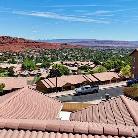 579 N RIDGECREST CIR, St. George, UT 84770