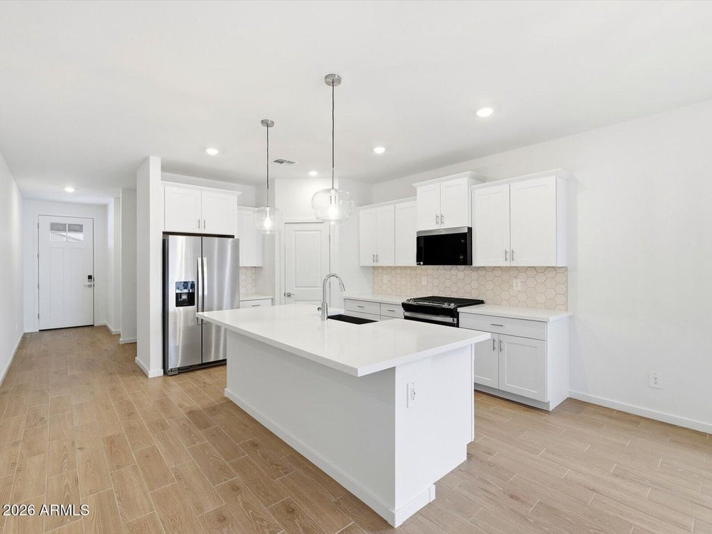 15595 W HONEYSUCKLE Drive, Surprise, AZ 85387 — photo 5