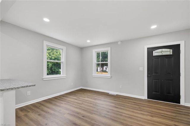 614 Ellen RD, Newport News, VA 23605