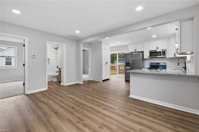 614 Ellen RD, Newport News, VA 23605