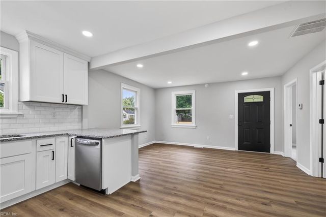 614 Ellen RD, Newport News, VA 23605
