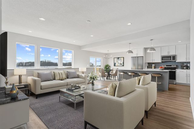 2820 Autumn Woods Drive, Cedar Falls, IA 50613