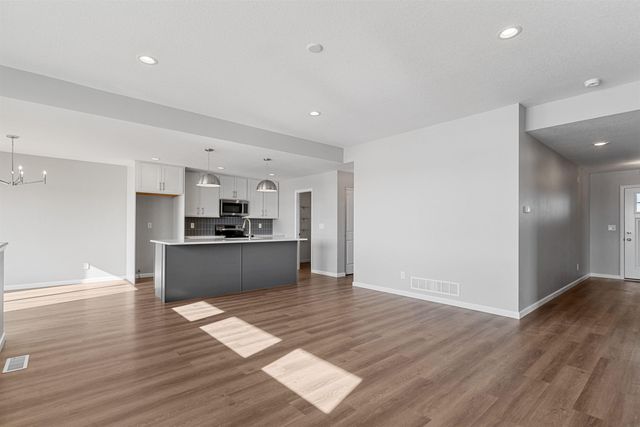 2820 Autumn Woods Drive, Cedar Falls, IA 50613