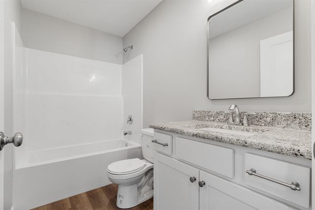 2820 Autumn Woods Drive, Cedar Falls, IA 50613