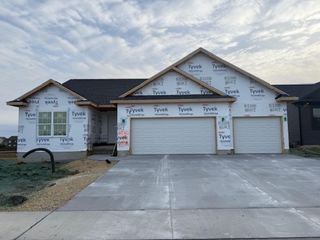 2820 Autumn Woods Drive, Cedar Falls, IA 50613