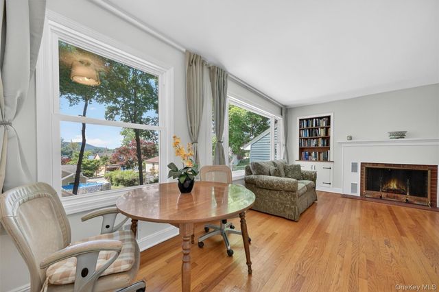 333 Oak Drive, New Windsor, NY 12553