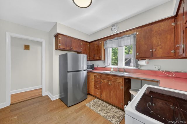 333 Oak Drive, New Windsor, NY 12553