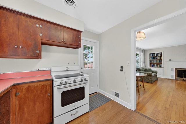 333 Oak Drive, New Windsor, NY 12553