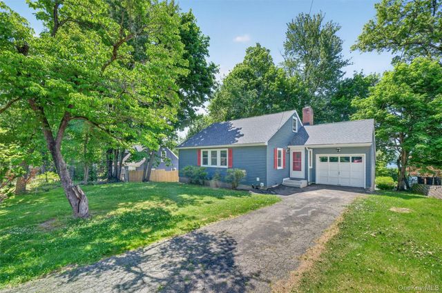 333 Oak Drive, New Windsor, NY 12553