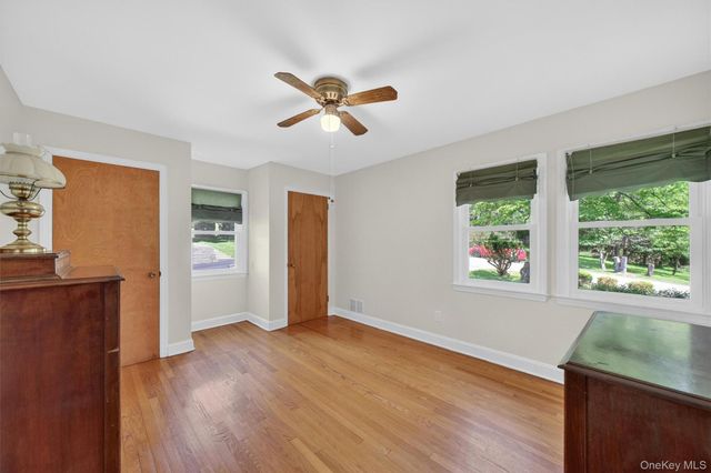 333 Oak Drive, New Windsor, NY 12553