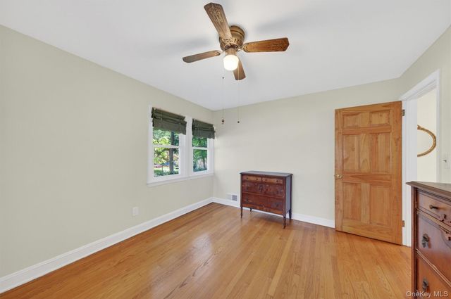 333 Oak Drive, New Windsor, NY 12553