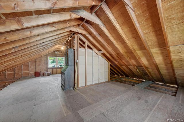 333 Oak Drive, New Windsor, NY 12553