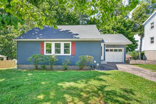 333 Oak Drive, New Windsor, NY 12553