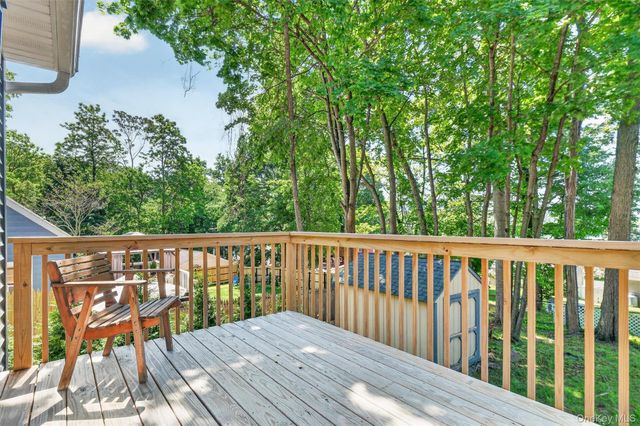 333 Oak Drive, New Windsor, NY 12553