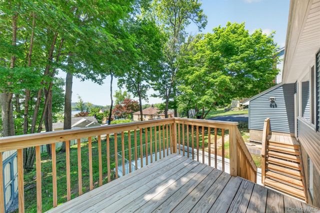 333 Oak Drive, New Windsor, NY 12553