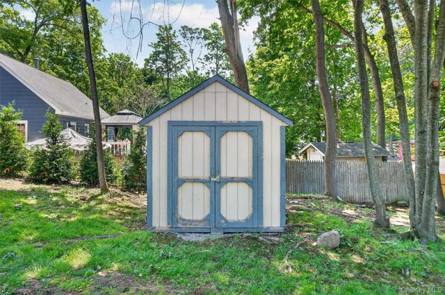 333 Oak Drive, New Windsor, NY 12553
