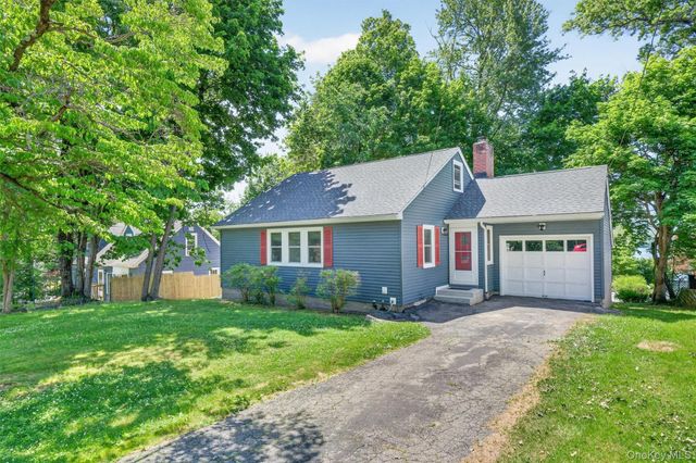 333 Oak Drive, New Windsor, NY 12553