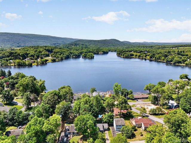 333 Oak Drive, New Windsor, NY 12553