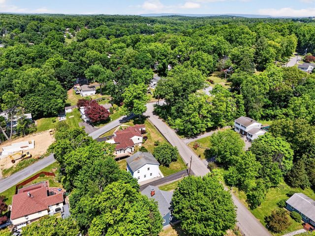 333 Oak Drive, New Windsor, NY 12553