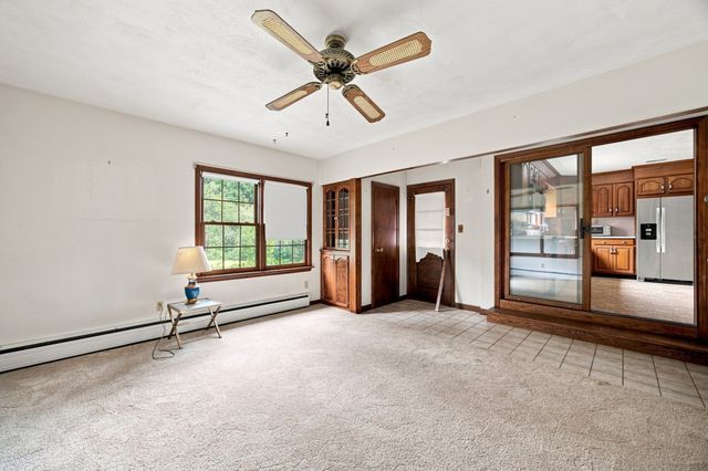 37 Charles Hill Rd, Holyoke, MA 01040