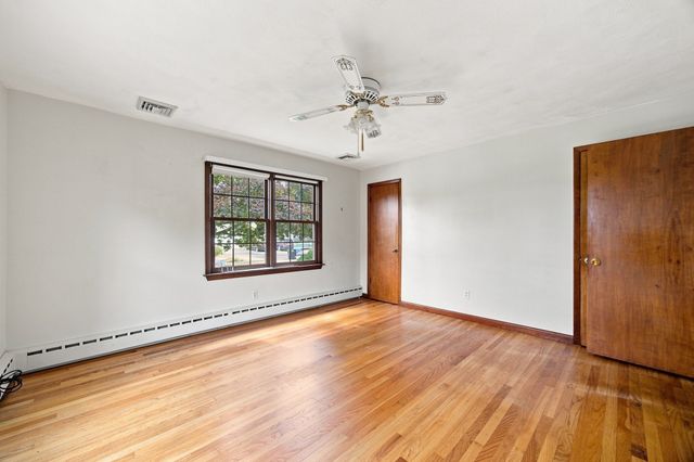 37 Charles Hill Rd, Holyoke, MA 01040