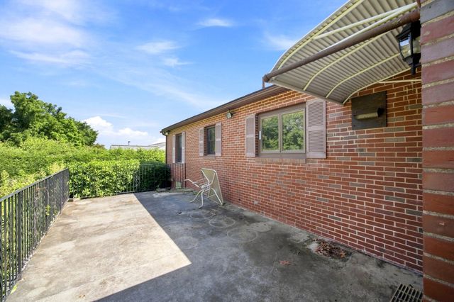 37 Charles Hill Rd, Holyoke, MA 01040